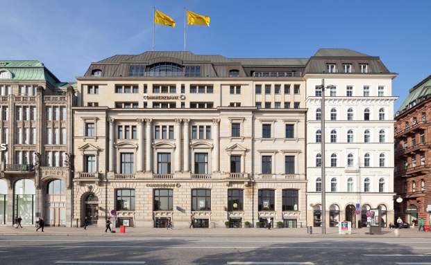 Hamburger Wealth-Management-Standort der Commerzbank am Jungfernstieg: Derzeit gibt sich der Konzern eine neue Vertriebsstruktur, auch im Wealth Management | © Commerzbank AG